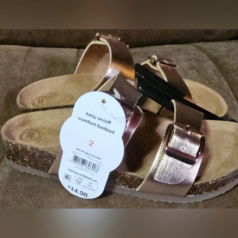 Wonder Nation Gold Kids Sandals - Picture 2 of 3